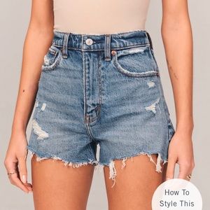 Abercrombie High Rise Mom Short (28/6)